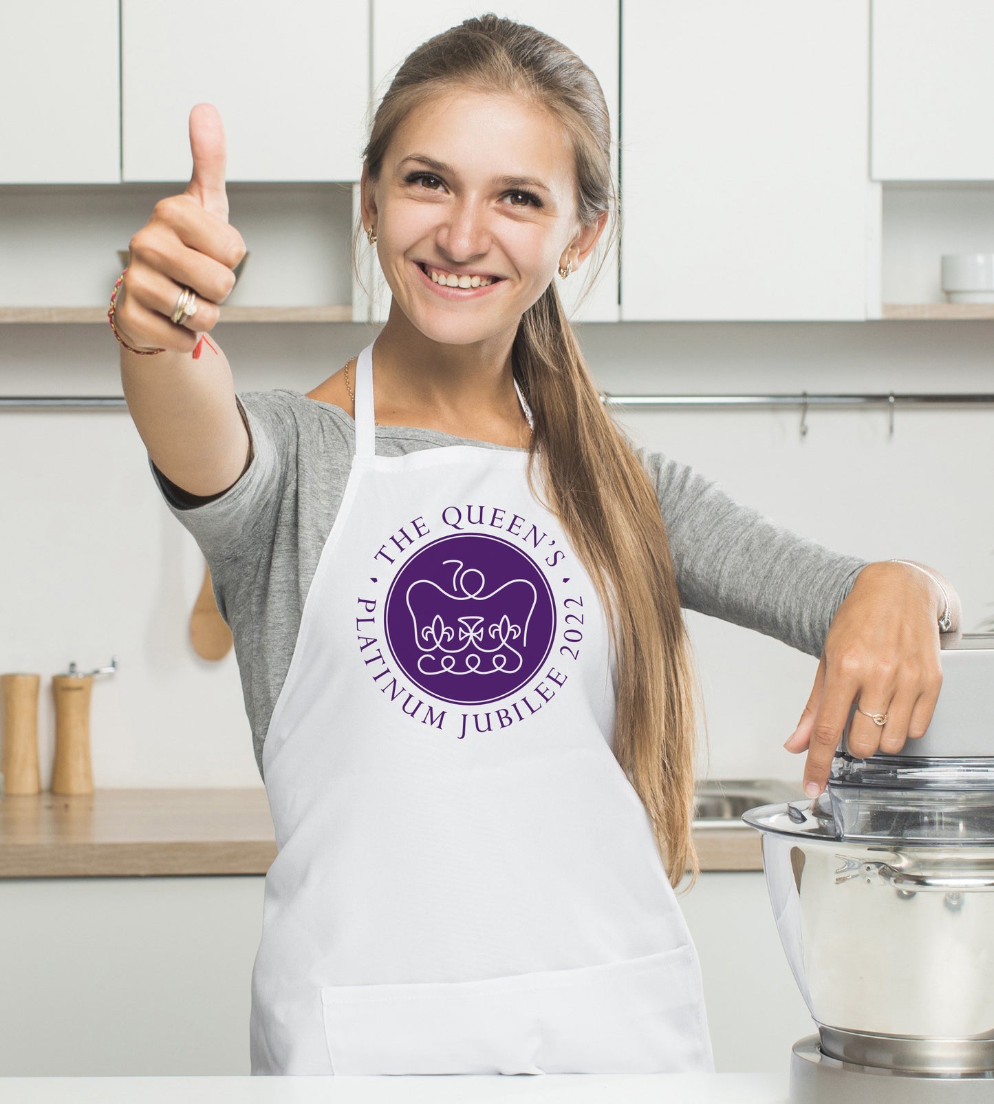 Queen's Platinum Jubilee Apron, Queen Elizabeth II, BBQ, Kitchen, Chef, Mum, Mom, Baker, Bake, Barbecue